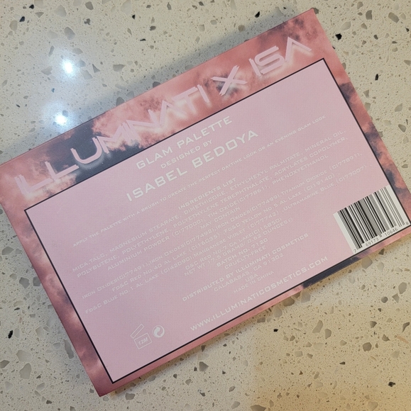 Illuminati x Isa Makeup Eyeshadow Palette - Picture 4 of 4